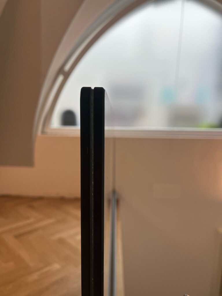 Balaustra senza cornice in vetro laminato
