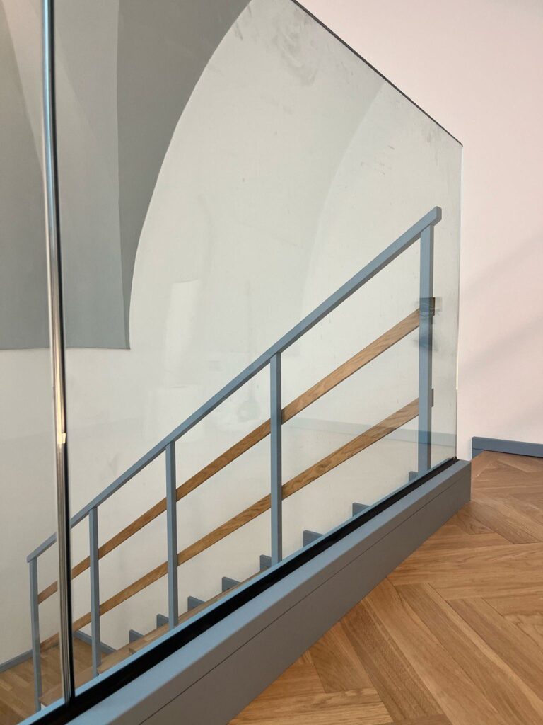 Balaustra senza cornice in vetro laminato