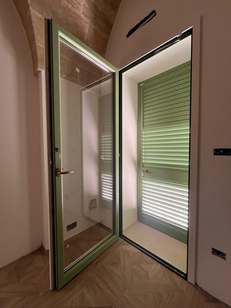 Infissi a taglio termico in legno-alluminio
